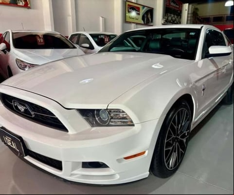 FORD MUSTANG  4.0 V6 2013
