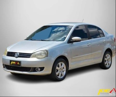 Volkswagen Polo Sedan Comfort 1.6 - Prata - 2011/2012