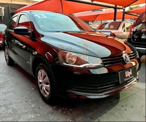 Volkswagen Voyage W/NOVO  1.0 - Preta - 2012/2013