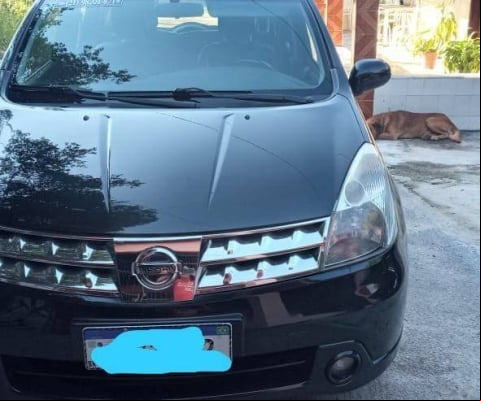 NISSAN LIVINA à venda.
