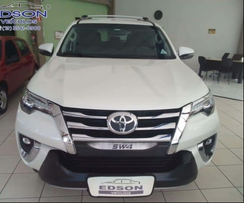 Toyota Hilux SW4 SRX 4x4 2.8 TDI 16V Dies. Aut.7Lug