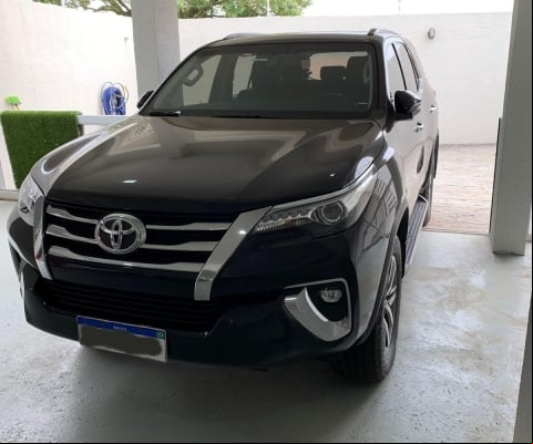 TOYOTA HILUX SW4 à venda.