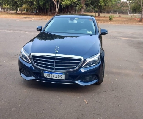 MERCEDES-BENZ C 180 à venda.