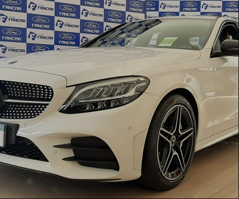MERCEDES-BENZ C 300 à venda.