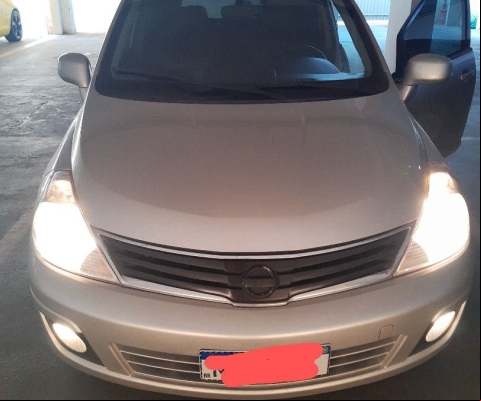 NISSAN TIIDA à venda.