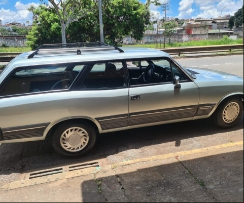 CHEVROLET CARAVAN à venda.
