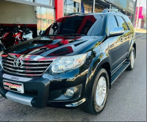Toyota HILUX SW4 3.0 SRV 4X4 7 LUGARES 16V TURBO INTERCOOLER DIESEL 4P AUTOMÁTICO