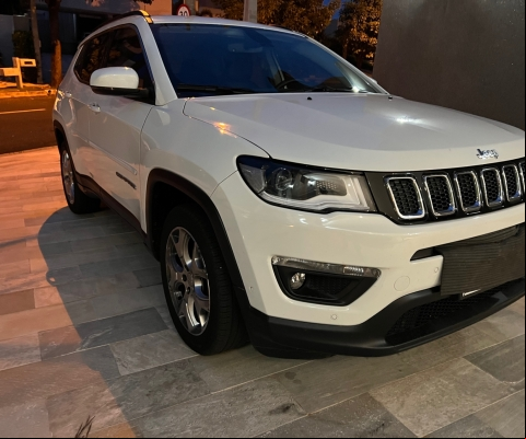 JEEP COM à venda.