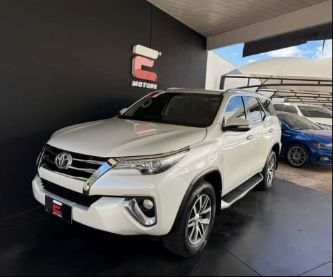 TOYOTA HILUX SW4 2.8 SRX DIAMOND 4X4 TURBO