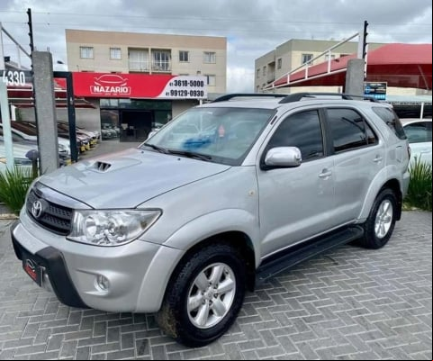 TOYOTA HILUX SW4 3.0 AUT 4x4 2011.