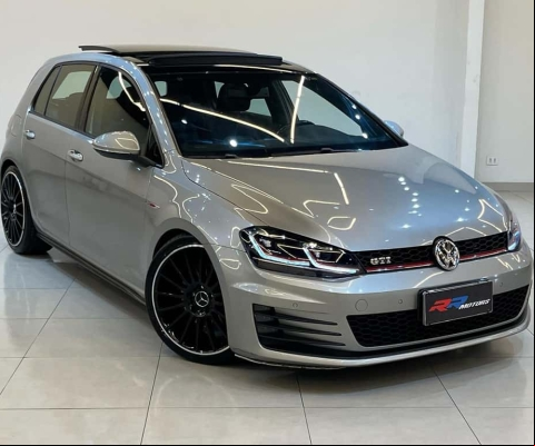 VOLKSWAGEN GOLF GTI AD 2015