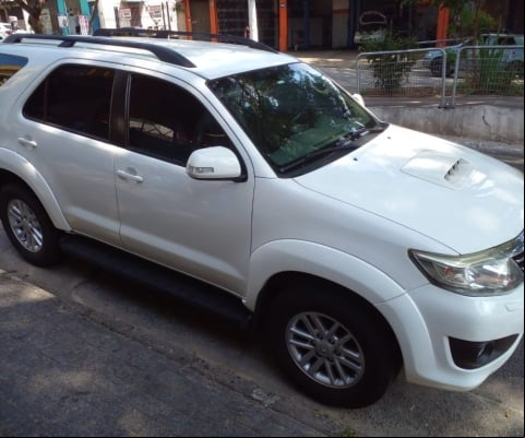 Toyota Hilux SW4 3.0 Srv 7l 4x4 Aut. 5p