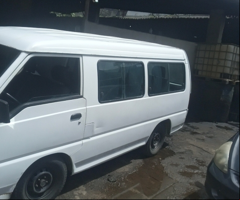 HYUNDAI H100 à venda.