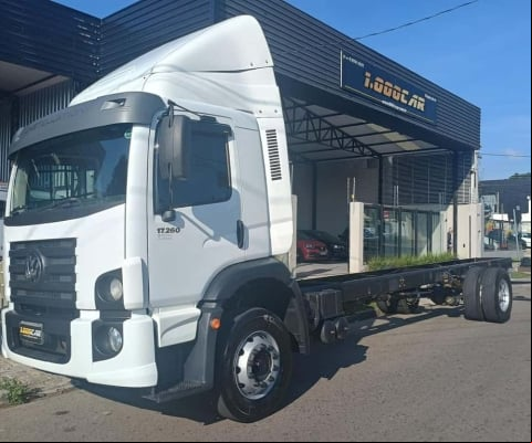 VOLKSWAGEN 17.260 CRM 4X2 2021