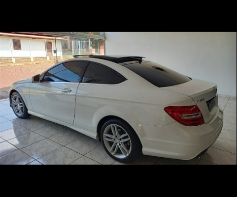 MERCEDES-BENZ C 180 à venda.