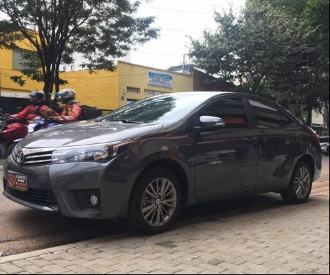 TOYOTA COROLLA à venda.