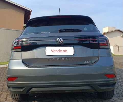 VOLKSWAGEN T-CROSS à venda.