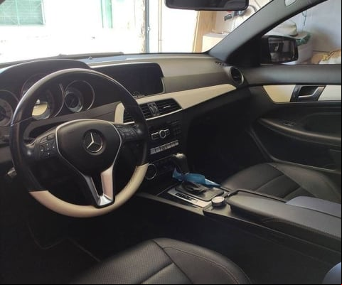 MERCEDES-BENZ C 180 à venda.
