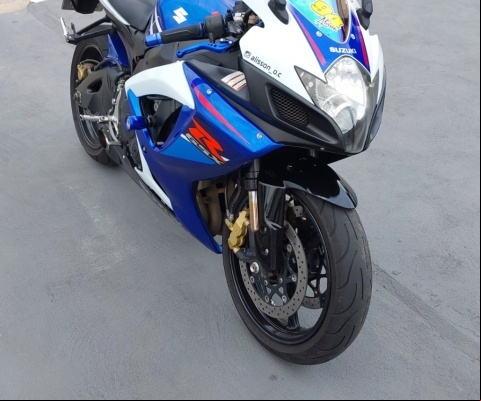 SUZUKI GSX-R à venda.