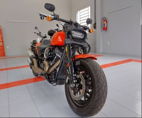 HARLEY-DAVIDSON SOFTAIL FAT BOB 107 FX