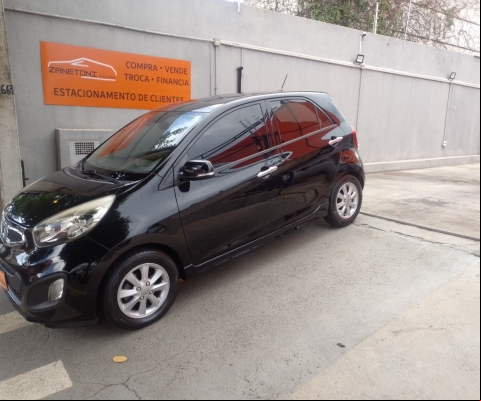 KIA PICANTO à venda.