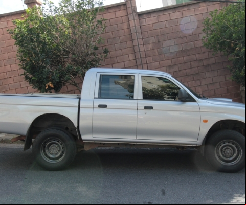 MITSUBISHI L200 à venda.