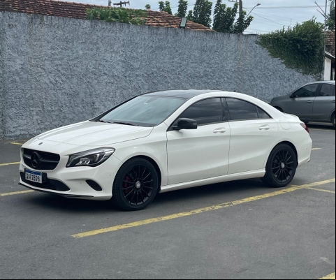 MERCEDES-BENZ CLA 200 à venda.