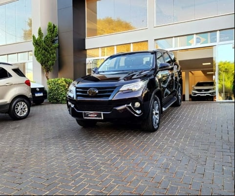 TOYOTA HILUX SW4 SW4 SRX 4x4 2.8 TDI 16V Dies. Aut.
