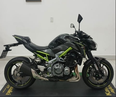 KAWASAKI Z900