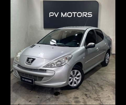 Peugeot 207 Sed. ion XR Sport 1.4 Flex 8V 4p  - Prata - 2012/2013