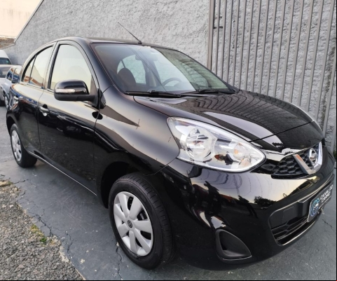 Nissan March S 2014/2015 – Preto, econômico e com apenas 67 mil km!
