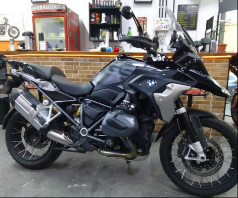 BMW R1250 TRIPLE BLACK 2022