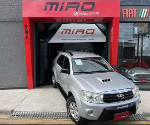 Toyota HILUX SW4 3.0 SRV 4X4 7 LUGARES 16V TURBO INTERCOOLER DIESEL 4P AUTOMÁTICO