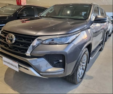 TOYOTA HILUX SW4 2.8 SRX DIAMOND 4X4 TURBO