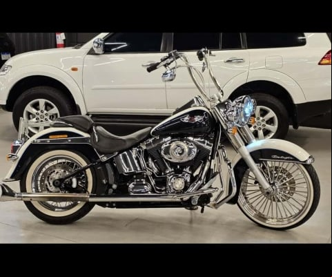 SOFTAIL DELUXE  FLSTN