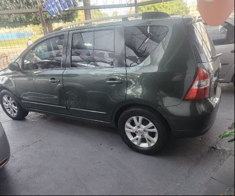 Livinia completa 1.8 automática 